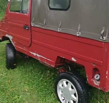 Красный ЛуАЗ 969 Волинь, объемом двигателя 1.3 л и пробегом 100 тыс. км за 2400 $, фото 4 на Automoto.ua