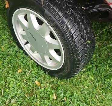 Красный ЛуАЗ 969 Волинь, объемом двигателя 1.3 л и пробегом 100 тыс. км за 2400 $, фото 9 на Automoto.ua