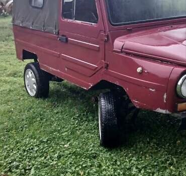 Красный ЛуАЗ 969 Волинь, объемом двигателя 1.3 л и пробегом 100 тыс. км за 2400 $, фото 3 на Automoto.ua