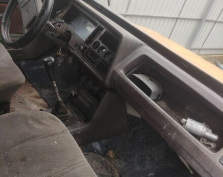 Желтый ЛуАЗ 969 Волинь, объемом двигателя 0 л и пробегом 344 тыс. км за 850 $, фото 6 на Automoto.ua