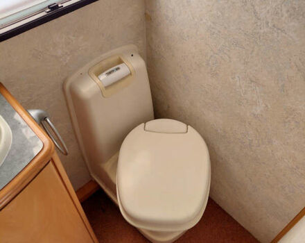 Белый Лунар lexon, объемом двигателя 0 л и пробегом 5 тыс. км за 8200 $, фото 11 на Automoto.ua