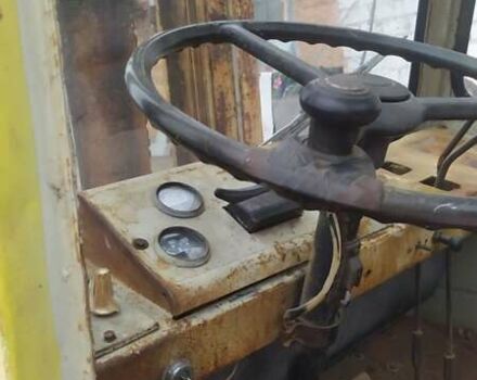 Желтый Львовский погрузчик 40814, объемом двигателя 3.48 л и пробегом 100 тыс. км за 3150 $, фото 12 на Automoto.ua