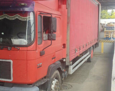 Красный МАН 18.224, объемом двигателя 6.9 л и пробегом 280 тыс. км за 13800 $, фото 2 на Automoto.ua