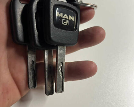 Белый МАН 26.410, объемом двигателя 11.97 л и пробегом 700 тыс. км за 11000 $, фото 3 на Automoto.ua