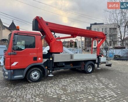 Красный МАН 8.180, объемом двигателя 4.2 л и пробегом 42 тыс. км за 104656 $, фото 4 на Automoto.ua