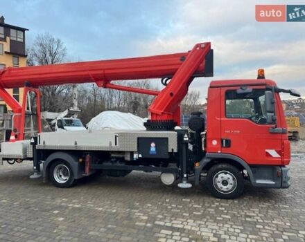 Красный МАН 8.180, объемом двигателя 4.2 л и пробегом 42 тыс. км за 104656 $, фото 7 на Automoto.ua