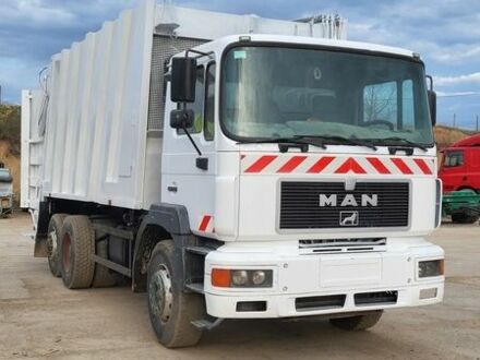 Белый МАН Ф 2000, объемом двигателя 0 л и пробегом 800 тыс. км за 14200 $, фото 1 на Automoto.ua