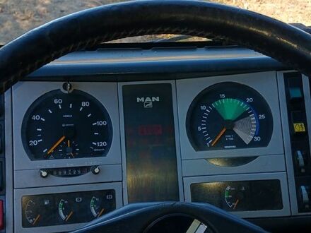 Желтый МАН Л, объемом двигателя 4.6 л и пробегом 699 тыс. км за 14200 $, фото 1 на Automoto.ua