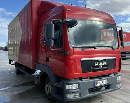 Красный МАН ЛЕ 8.220, объемом двигателя 4.6 л и пробегом 399 тыс. км за 28900 $, фото 1 на Automoto.ua