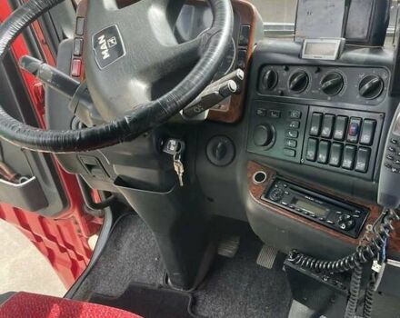 Красный МАН ТГА, объемом двигателя 10.52 л и пробегом 1000 тыс. км за 7500 $, фото 3 на Automoto.ua