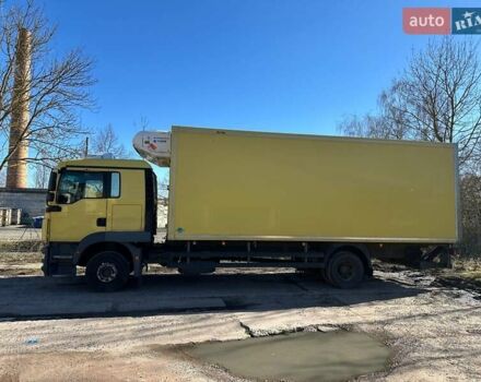 Желтый МАН ТГЛ, объемом двигателя 6.9 л и пробегом 628 тыс. км за 40200 $, фото 1 на Automoto.ua