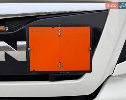 Білий МАН ТГКС, об'ємом двигуна 0 л та пробігом 400 тис. км за 33999 $, фото 50 на Automoto.ua