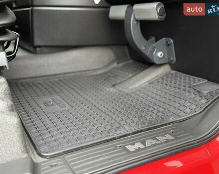 Красный МАН ТГКС, объемом двигателя 15.2 л и пробегом 793 тыс. км за 19500 $, фото 30 на Automoto.ua