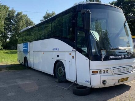 Белый МАН Beulas пас, объемом двигателя 12 л и пробегом 500 тыс. км за 9000 $, фото 1 на Automoto.ua