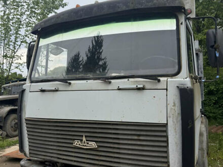 Белый МАЗ 6422, объемом двигателя 14.8 л и пробегом 50 тыс. км за 8000 $, фото 1 на Automoto.ua