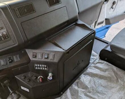 Синий МАЗ 6501C5, объемом двигателя 6.7 л и пробегом 63 тыс. км за 65000 $, фото 4 на Automoto.ua