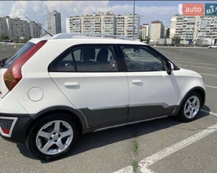 Белый МГ 3 Кросс, объемом двигателя 1.5 л и пробегом 95 тыс. км за 6700 $, фото 5 на Automoto.ua