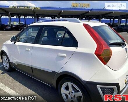 Белый МГ 3 Кросс, объемом двигателя 1.5 л и пробегом 95 тыс. км за 6700 $, фото 4 на Automoto.ua