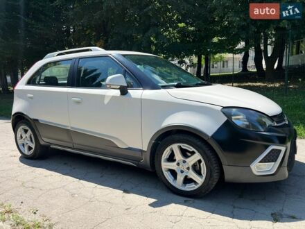 Белый МГ 3 Кросс, объемом двигателя 1.5 л и пробегом 77 тыс. км за 3999 $, фото 1 на Automoto.ua