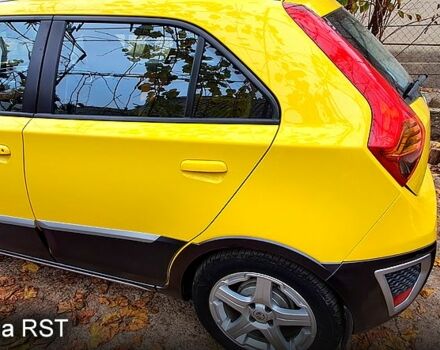 Желтый МГ 3 Кросс, объемом двигателя 1.5 л и пробегом 48 тыс. км за 6200 $, фото 3 на Automoto.ua