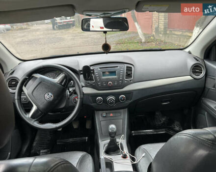 Черный МГ 350, объемом двигателя 1.5 л и пробегом 197 тыс. км за 3500 $, фото 5 на Automoto.ua