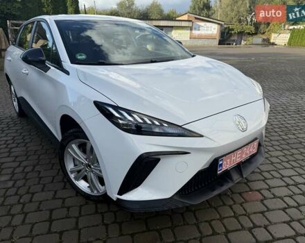 Белый МГ 4, объемом двигателя 0 л и пробегом 10 тыс. км за 17500 $, фото 1 на Automoto.ua
