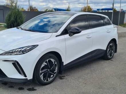 МГ 4 2022 у Дніпро (Дніпропетровську) на Automoto.ua Білий МГ 4, об'ємом двигуна 0 л та пробігом 22 тис. км за 18050 $, фото 1 на Automoto.ua