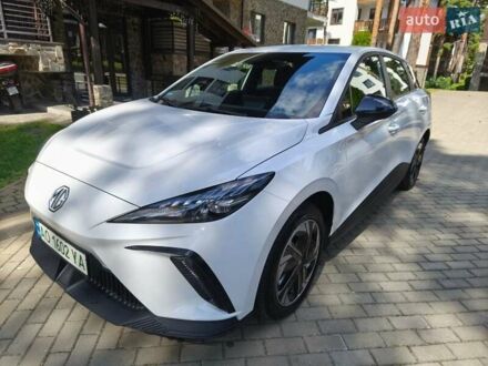 МГ 4 2024 в Киеве на Automoto.ua Белый МГ 4, объемом двигателя 0 л и пробегом 15 тыс. км за 17500 $, фото 1 на Automoto.ua