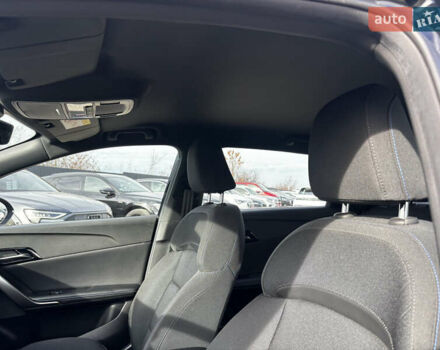 Черный МГ 4, объемом двигателя 0 л и пробегом 46 тыс. км за 15700 $, фото 15 на Automoto.ua