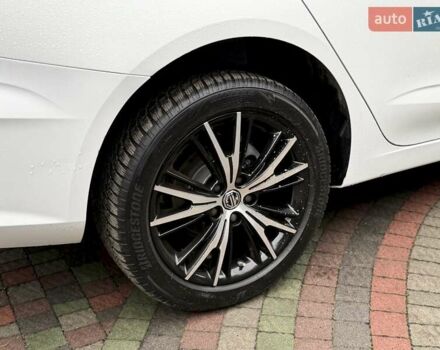 Белый МГ 5 EV, объемом двигателя 0 л и пробегом 23 тыс. км за 17800 $, фото 15 на Automoto.ua