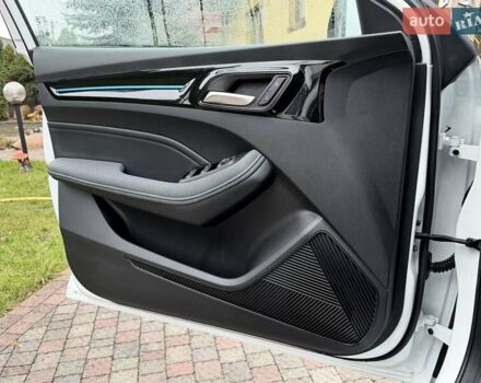 Белый МГ 5 EV, объемом двигателя 0 л и пробегом 23 тыс. км за 17800 $, фото 23 на Automoto.ua