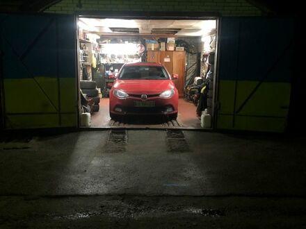 МГ 6 2015 в Василькове на Automoto.ua Красный МГ 6, объемом двигателя 1.8 л и пробегом 112 тыс. км за 7000 $, фото 1 на Automoto.ua