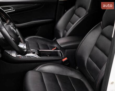 Белый МГ HS, объемом двигателя 1.49 л и пробегом 41 тыс. км за 17360 $, фото 4 на Automoto.ua