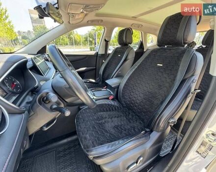 Белый МГ HS, объемом двигателя 1.49 л и пробегом 36 тыс. км за 18490 $, фото 7 на Automoto.ua