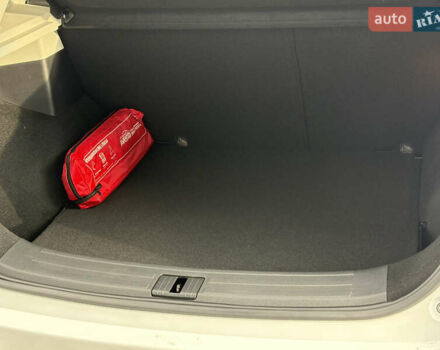 Белый МГ ZS EV, объемом двигателя 0 л и пробегом 52 тыс. км за 13650 $, фото 59 на Automoto.ua