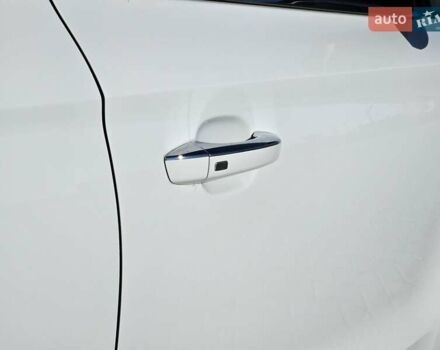 Белый МГ ZS EV, объемом двигателя 0 л и пробегом 62 тыс. км за 13700 $, фото 13 на Automoto.ua