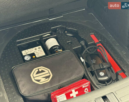 Белый МГ ZS EV, объемом двигателя 0 л и пробегом 52 тыс. км за 13650 $, фото 60 на Automoto.ua