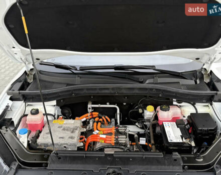 Белый МГ ZS EV, объемом двигателя 0 л и пробегом 52 тыс. км за 13650 $, фото 73 на Automoto.ua