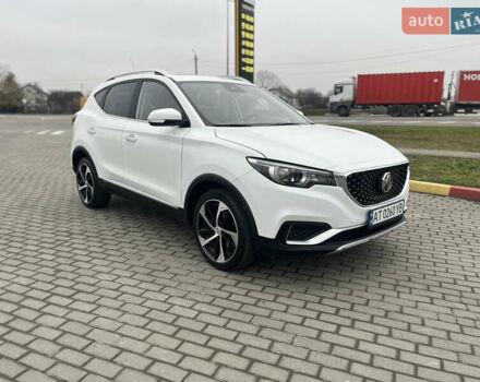 Білий МГ ZS EV, об'ємом двигуна 0 л та пробігом 52 тис. км за 12650 $, фото 2 на Automoto.ua