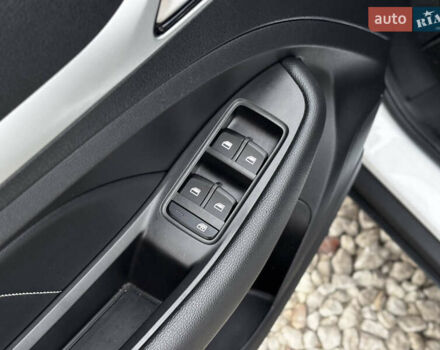 Белый МГ ZS EV, объемом двигателя 0 л и пробегом 36 тыс. км за 14450 $, фото 25 на Automoto.ua
