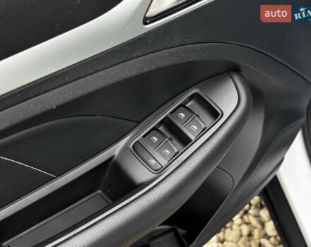 Білий МГ ZS EV, об'ємом двигуна 0 л та пробігом 42 тис. км за 14450 $, фото 9 на Automoto.ua