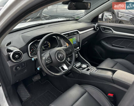 Белый МГ ZS EV, объемом двигателя 0 л и пробегом 45 тыс. км за 14300 $, фото 20 на Automoto.ua