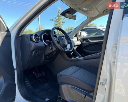 Білий МГ ZS EV, об'ємом двигуна 0 л та пробігом 83 тис. км за 16200 $, фото 18 на Automoto.ua