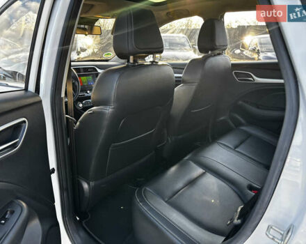Белый МГ ZS EV, объемом двигателя 0 л и пробегом 34 тыс. км за 14100 $, фото 21 на Automoto.ua