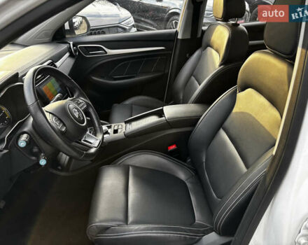 Белый МГ ZS EV, объемом двигателя 0 л и пробегом 57 тыс. км за 14100 $, фото 16 на Automoto.ua