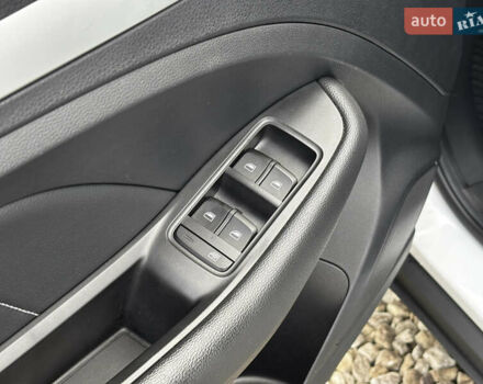 Белый МГ ZS EV, объемом двигателя 0 л и пробегом 36 тыс. км за 14000 $, фото 14 на Automoto.ua