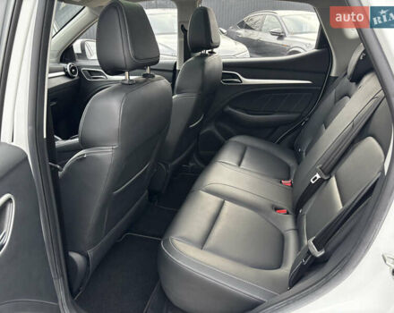 Белый МГ ZS EV, объемом двигателя 0 л и пробегом 45 тыс. км за 14300 $, фото 36 на Automoto.ua