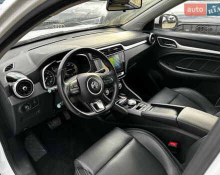 Белый МГ ZS EV, объемом двигателя 0 л и пробегом 57 тыс. км за 14100 $, фото 17 на Automoto.ua
