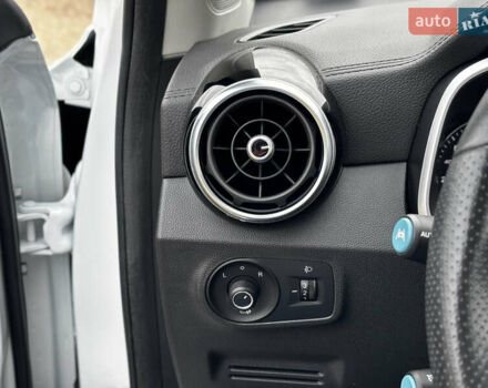 Білий МГ ZS EV, об'ємом двигуна 0 л та пробігом 42 тис. км за 14450 $, фото 38 на Automoto.ua
