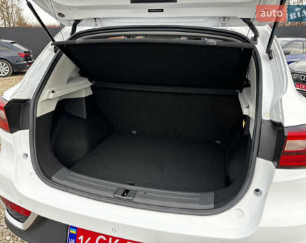 Белый МГ ZS EV, объемом двигателя 0 л и пробегом 45 тыс. км за 14300 $, фото 42 на Automoto.ua